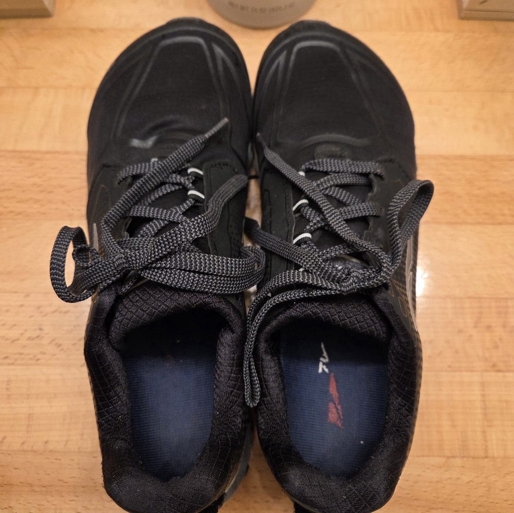 Altra Superior 4 Trail Running Shoes Black Gaiter Trap Sneaker Women’s Size 9.5 - Picture 7 of 9
